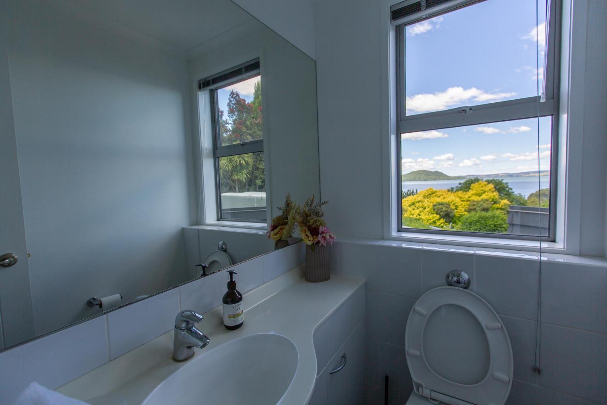 Rotorua Serenity Lakeview Retreat Exterior photo